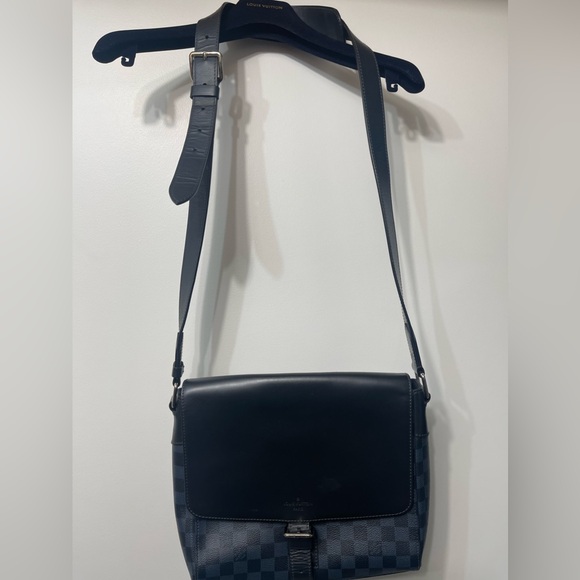 Louis Vuitton new bag , LV Alfa Messenger, good size Medium bag - Picture 3 of 16